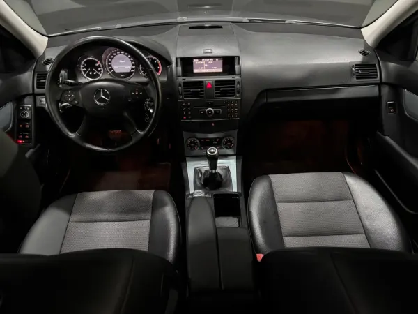 Mercedes-Benz C 220 CDi Avantgarde BlueEfficiency 5
