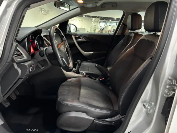 Opel Astra Sports Tourer 1.3 CDTi Cosmo S/S 6