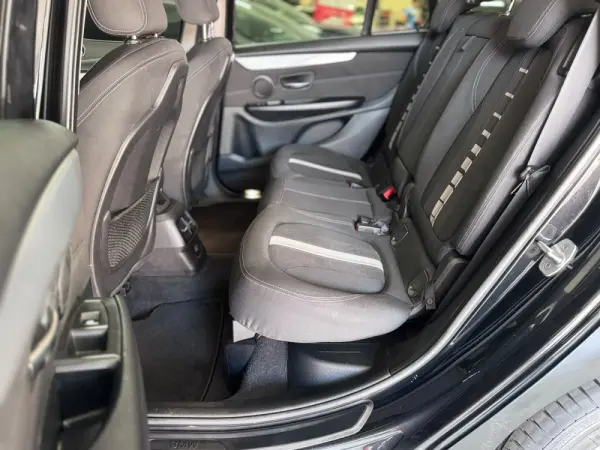 BMW 216 Gran Tourer d 7L Line Sport 6