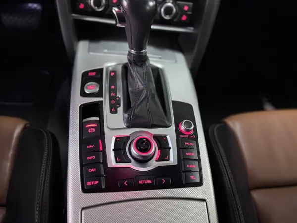 Audi A6 3.0 TDI V6 quattro Limited Edition Tiptronic 16