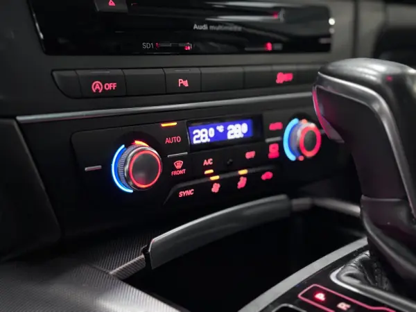 Audi A6 Avant 2.0 TDi S-line S tronic 16