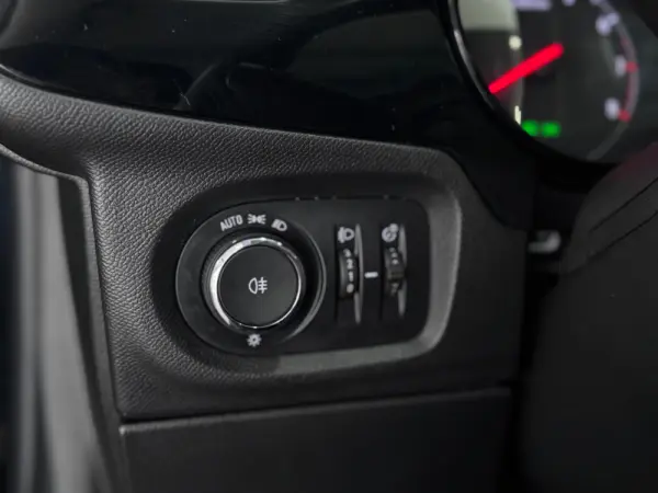 Opel Corsa 1.2 Business 18