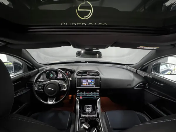 Jaguar XE 2.0 D R-Sport Aut. 5