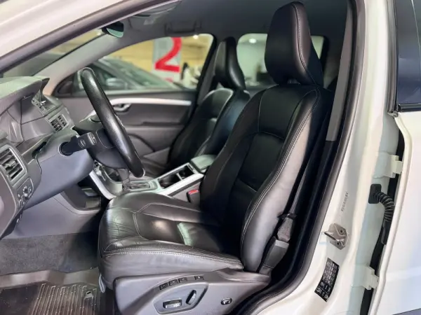 Volvo XC 70 2.0 D4 Momentum Geartronic 6