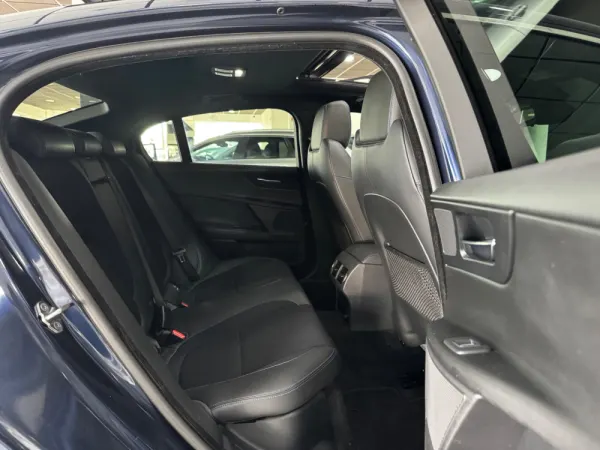 Jaguar XE 2.0 D R-Sport Aut. 8