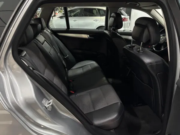 Mercedes-Benz C 220 CDi Avantgarde BlueEfficiency 8