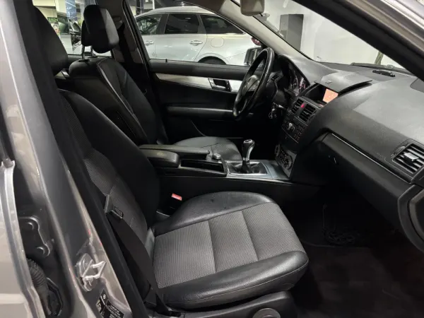 Mercedes-Benz C 220 CDi Avantgarde BlueEfficiency 9