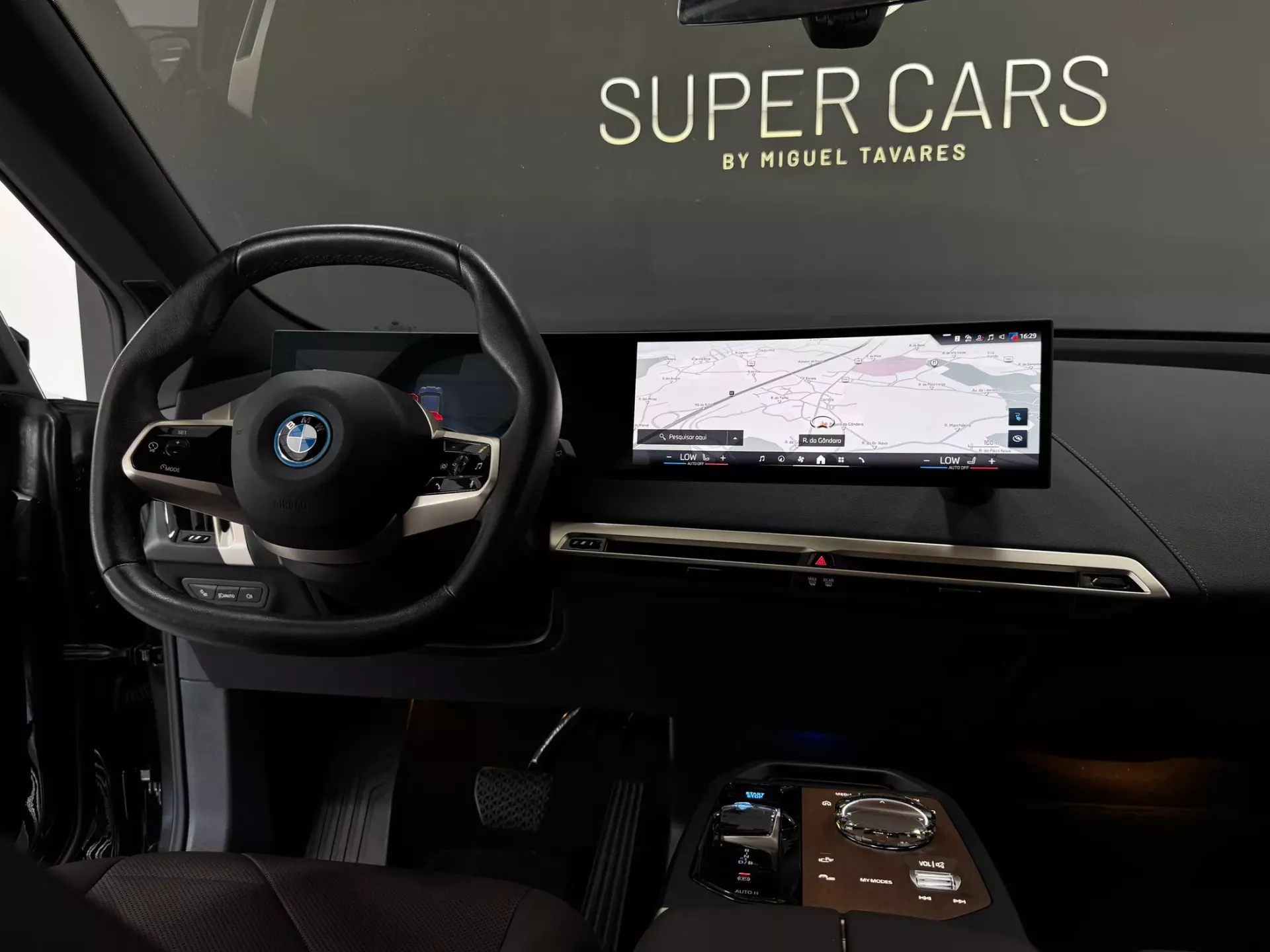 BMW iX2 xDrive 40 Pack Desportivo 13