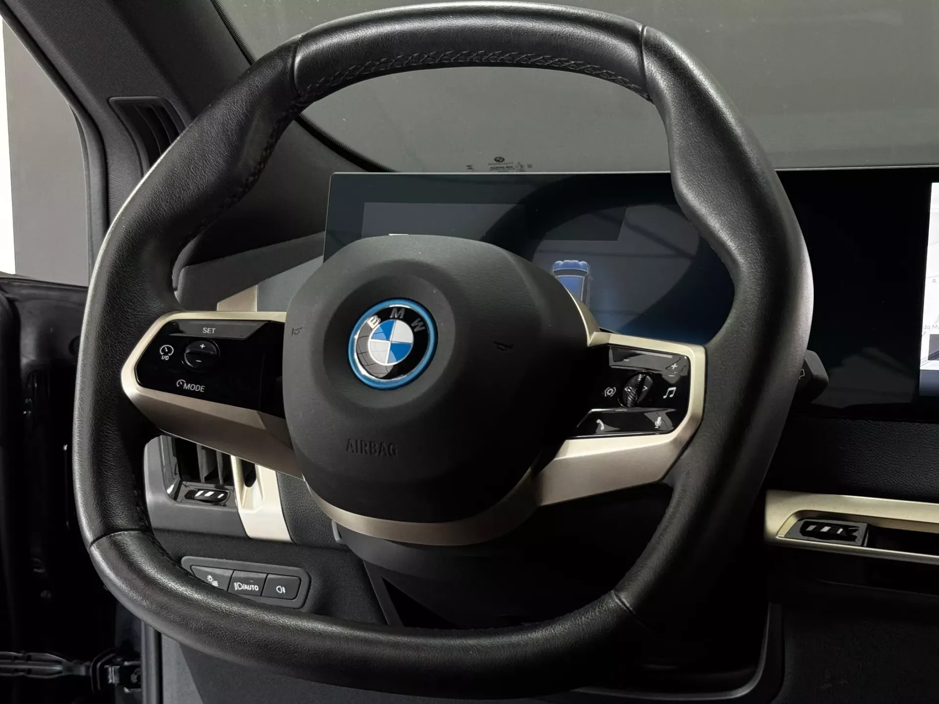 BMW iX2 xDrive 40 Pack Desportivo 14