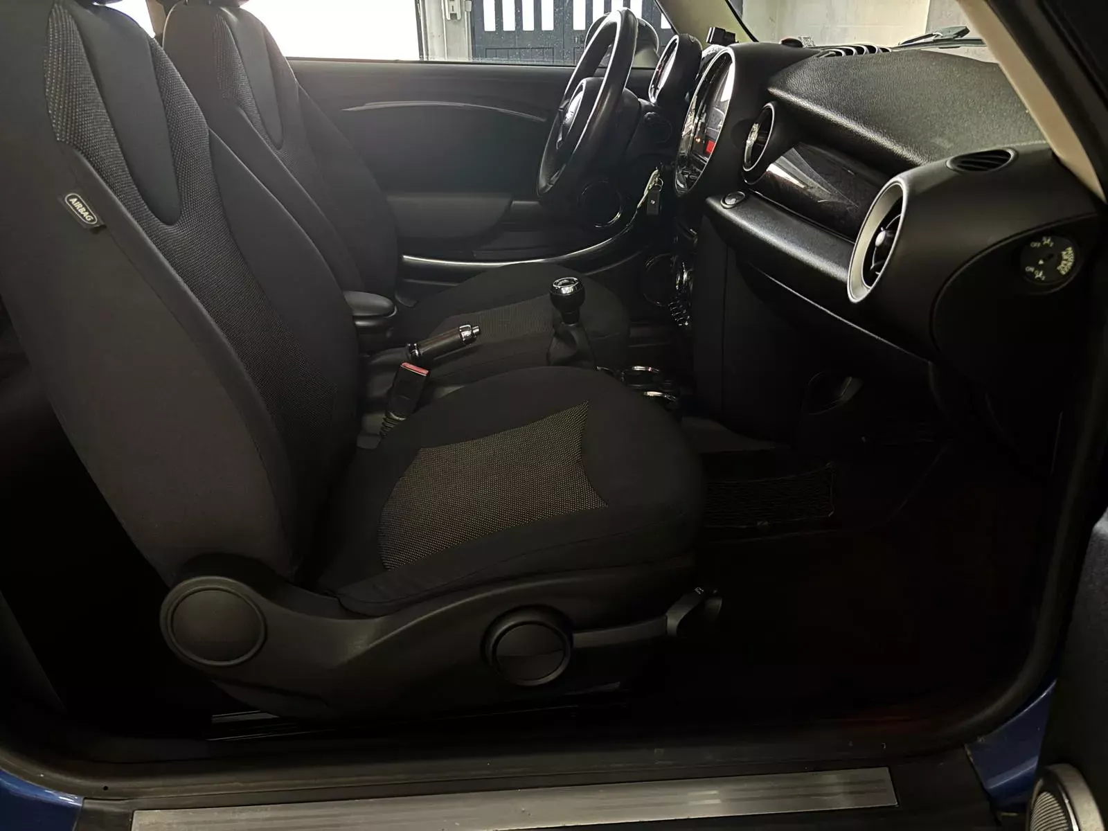 MINI 3 Portas One D 8