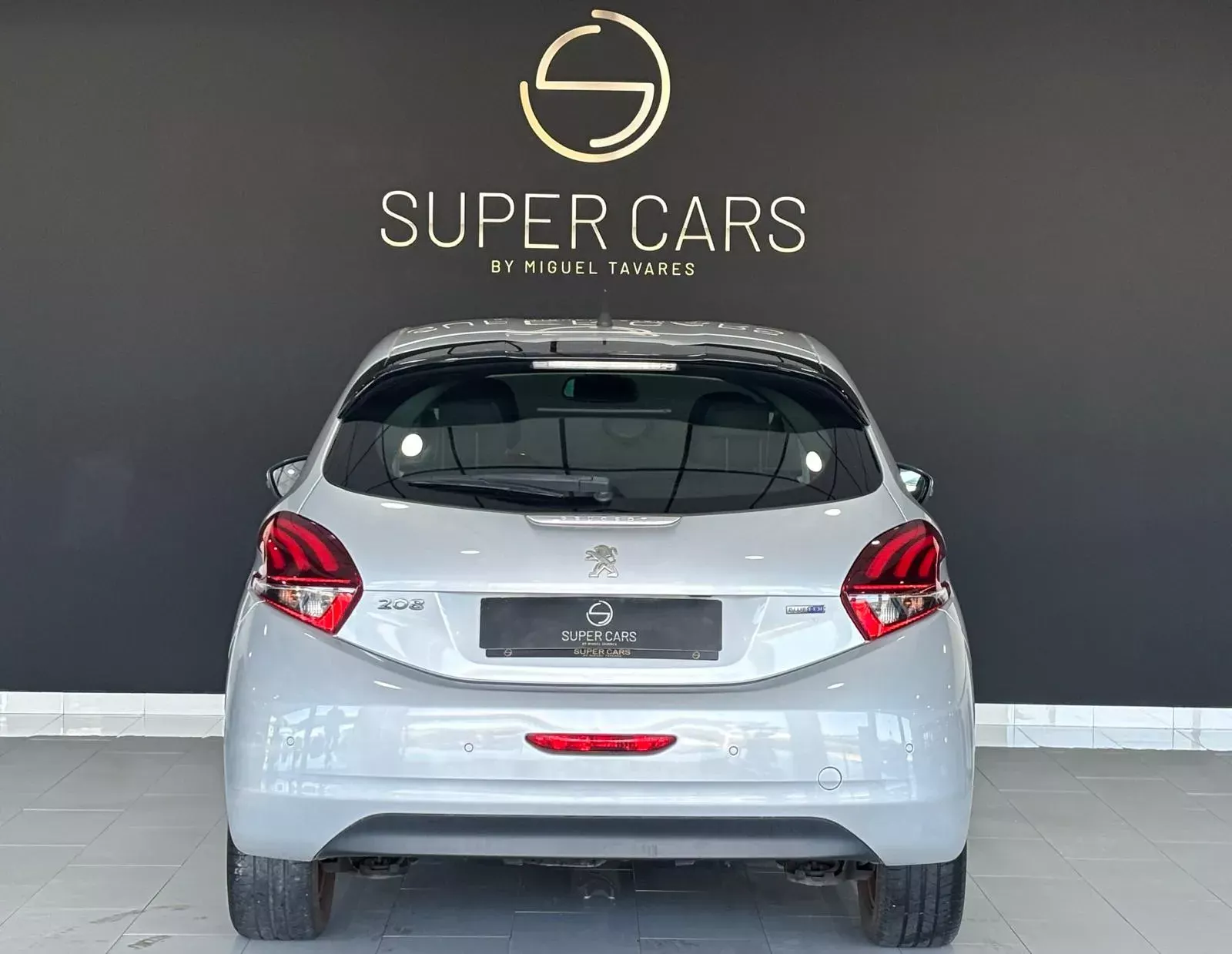 Peugeot 208 1.6 BlueHDi Style 4