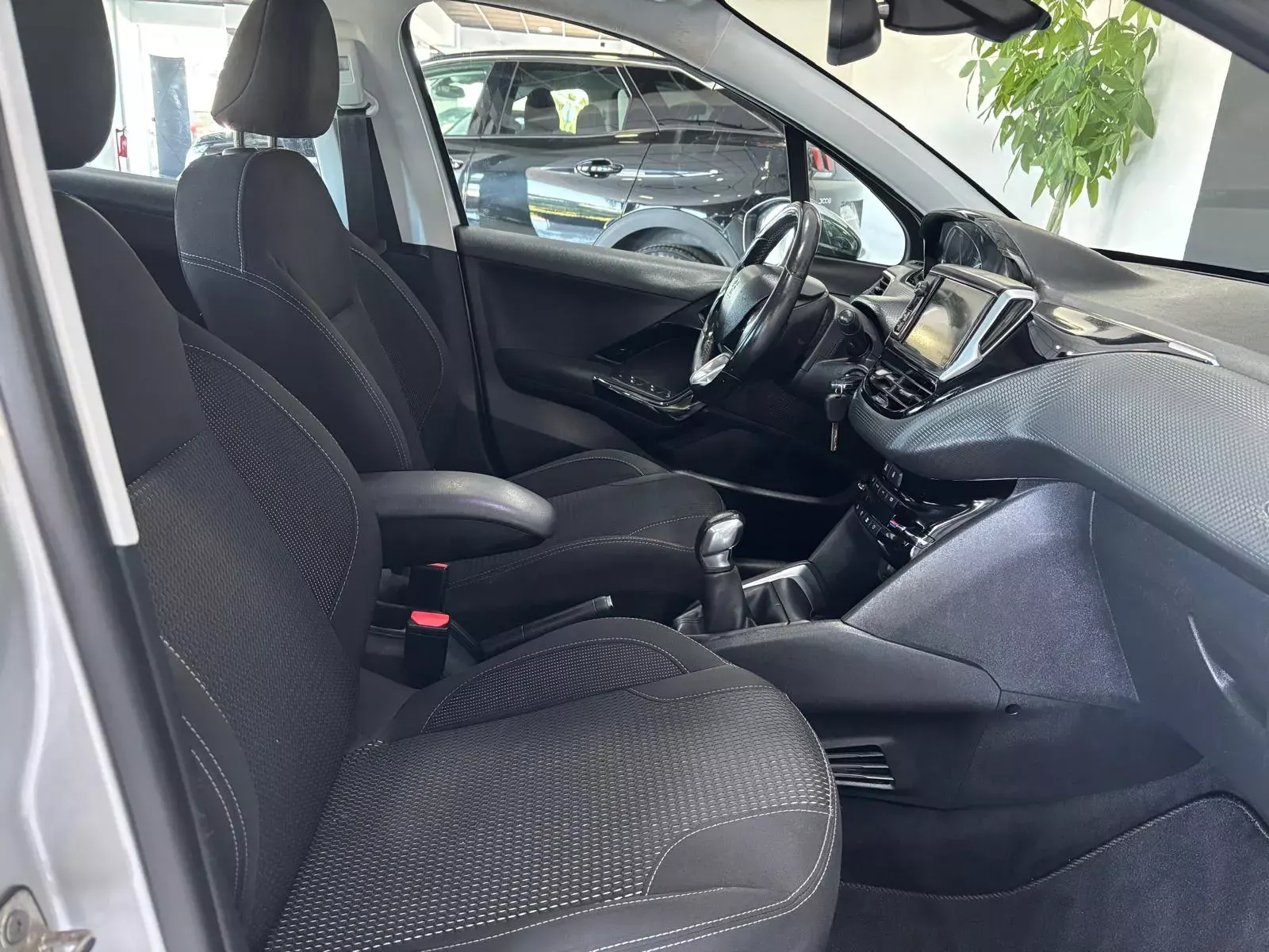 Peugeot 208 1.6 BlueHDi Style 9