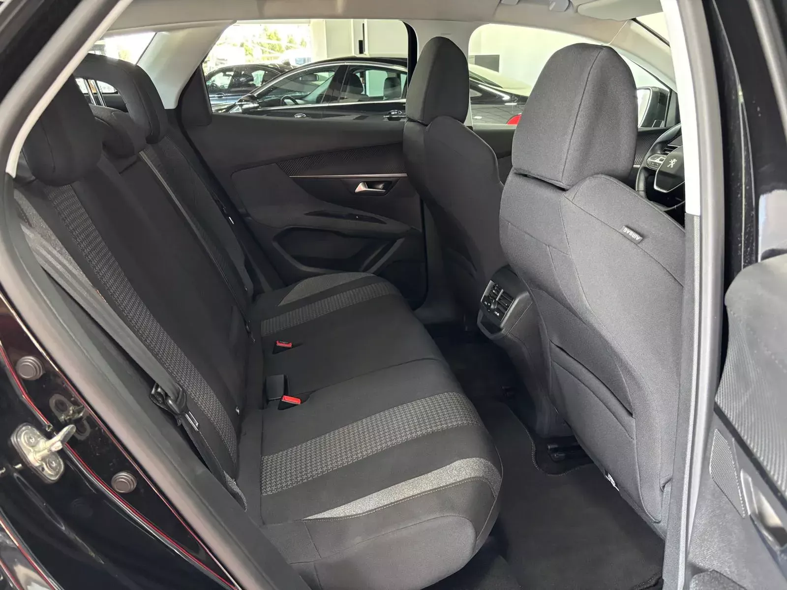 Peugeot 3008 1.5 BlueHDi Active Pack EAT8 8