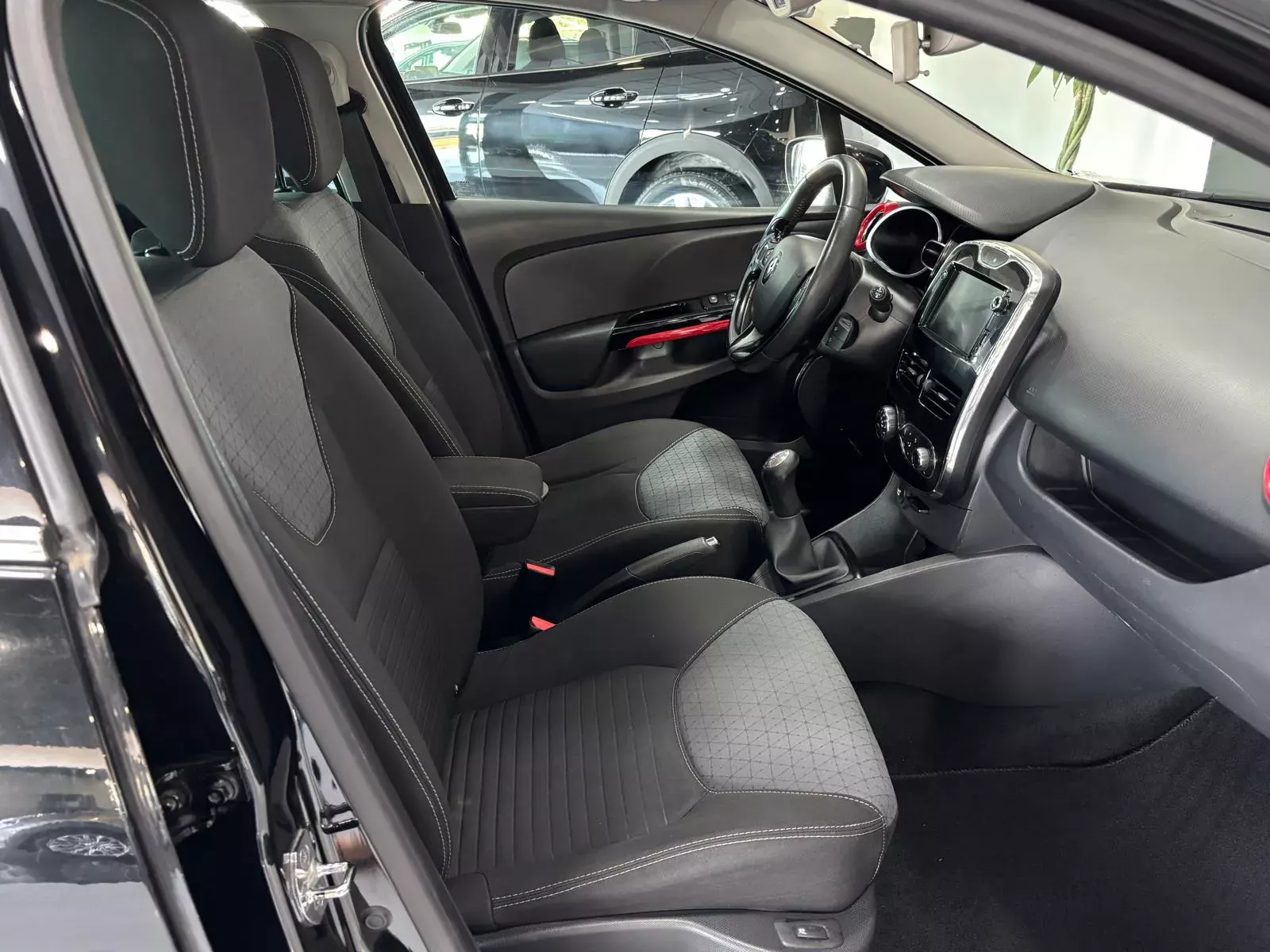 Renault Clio (Energy) TCe 90 Bose Edition 9