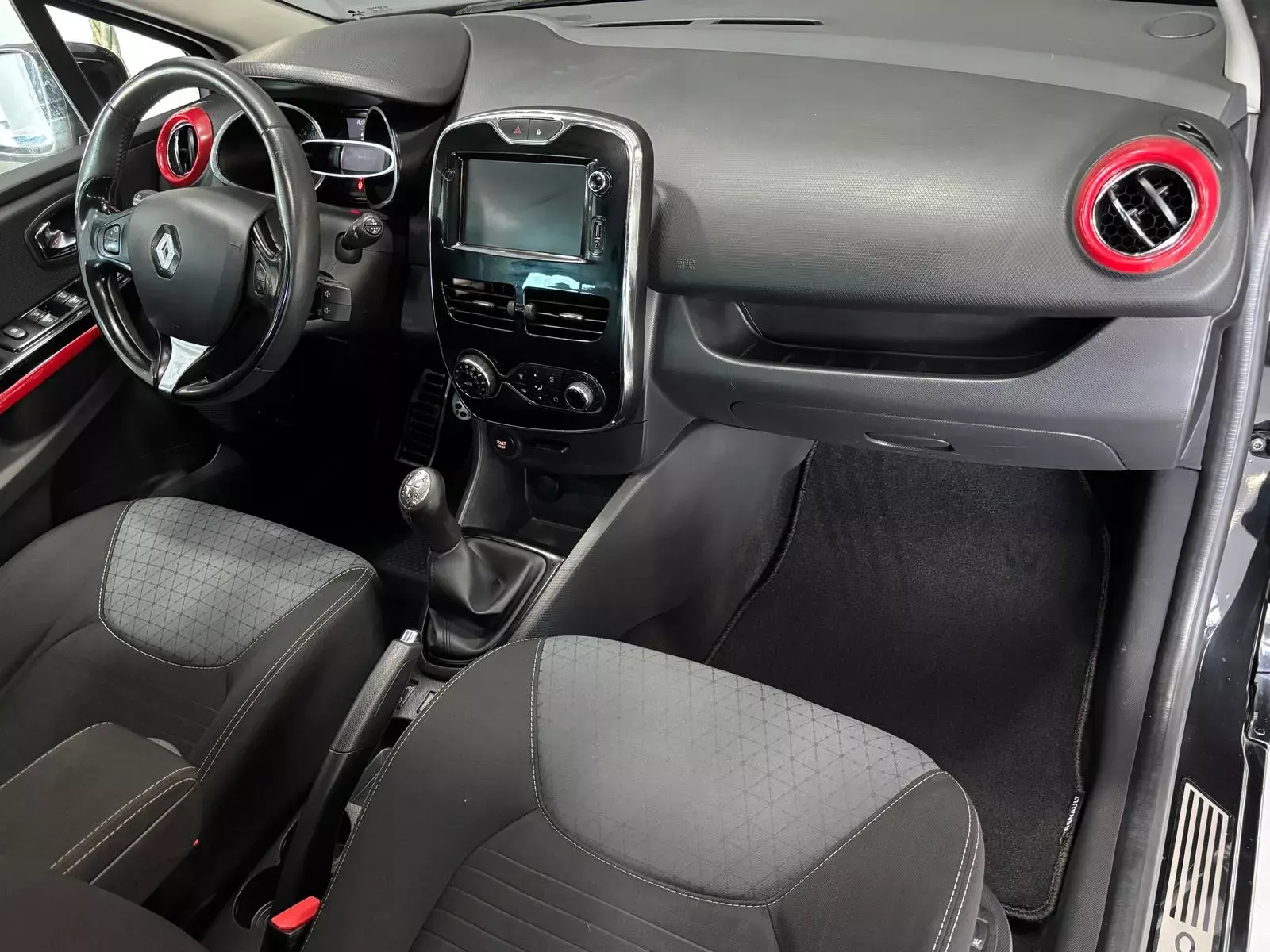 Renault Clio (Energy) TCe 90 Bose Edition 10