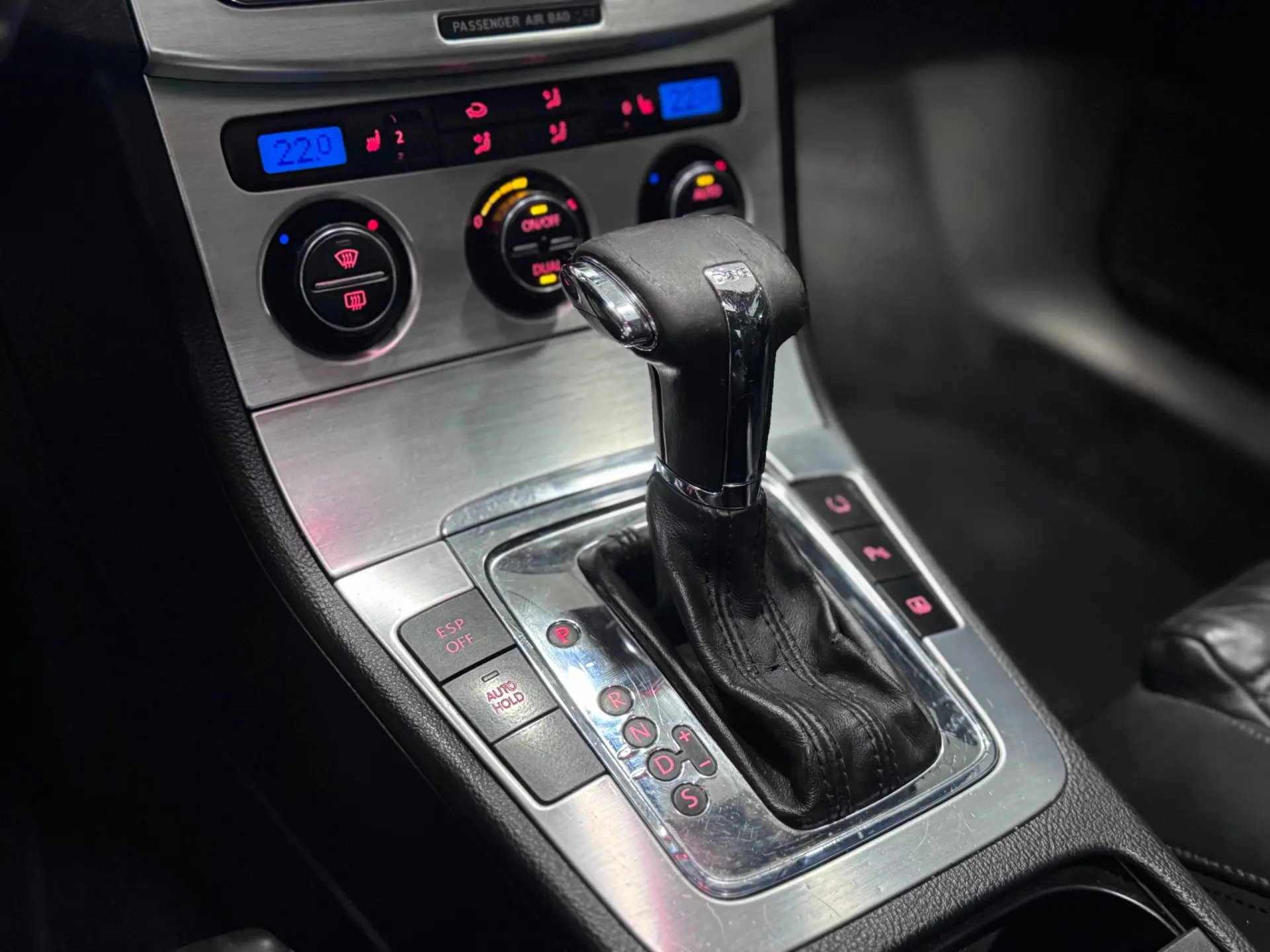 Volkswagen Passat 2.0 TDI Edition Highline DSG 13