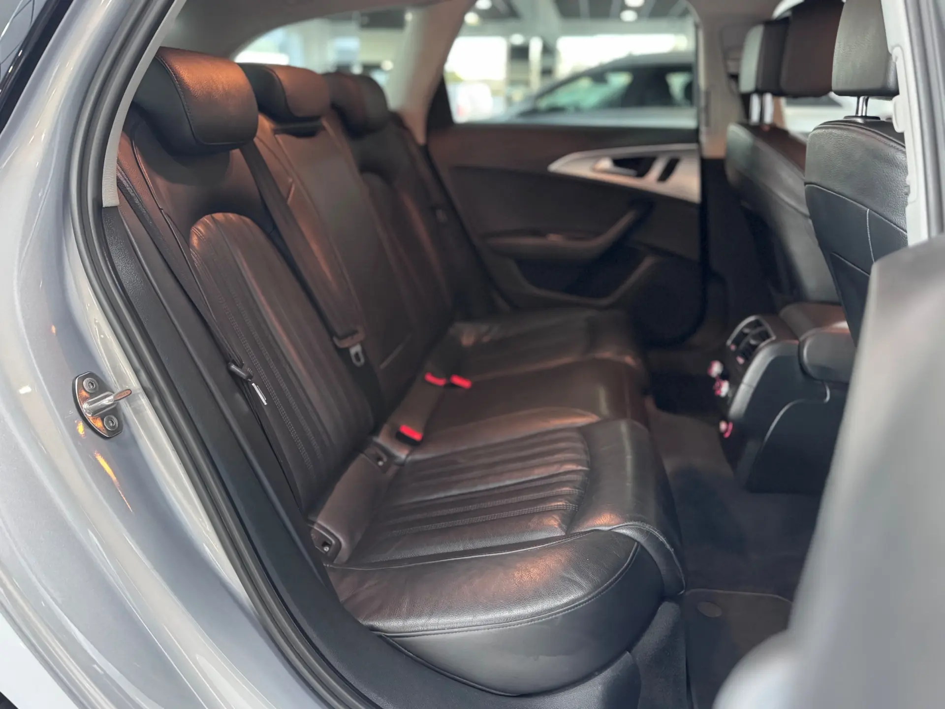 Audi A6 Avant 2.0 TDi S-line S tronic 9