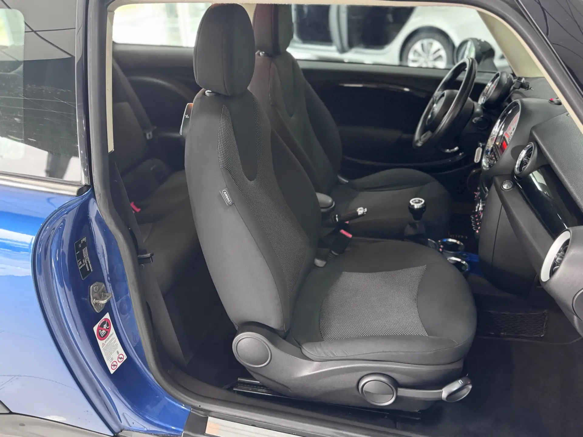 MINI 3 Portas One D 7