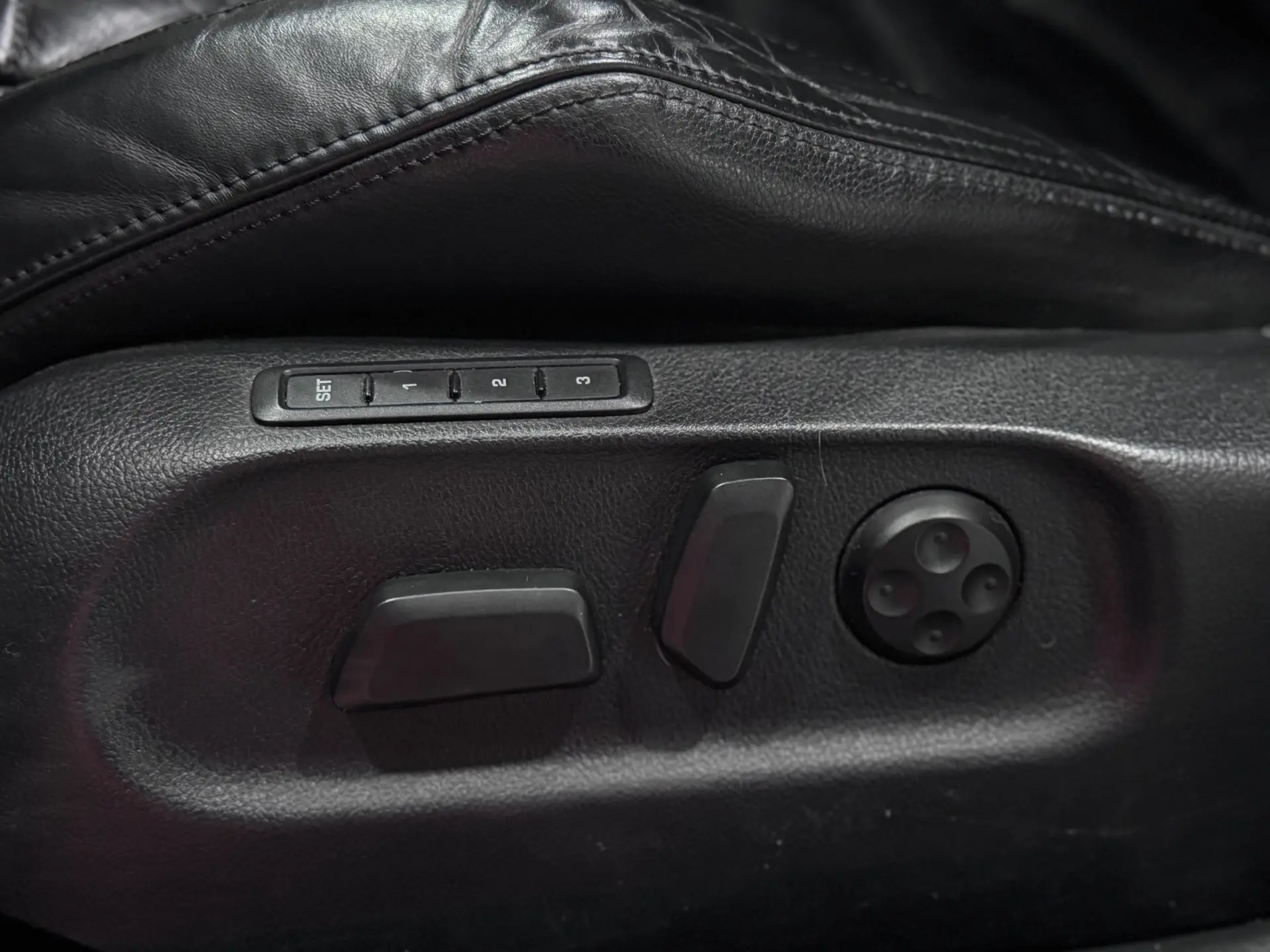 Volkswagen Passat 2.0 TDI Edition Highline DSG 17