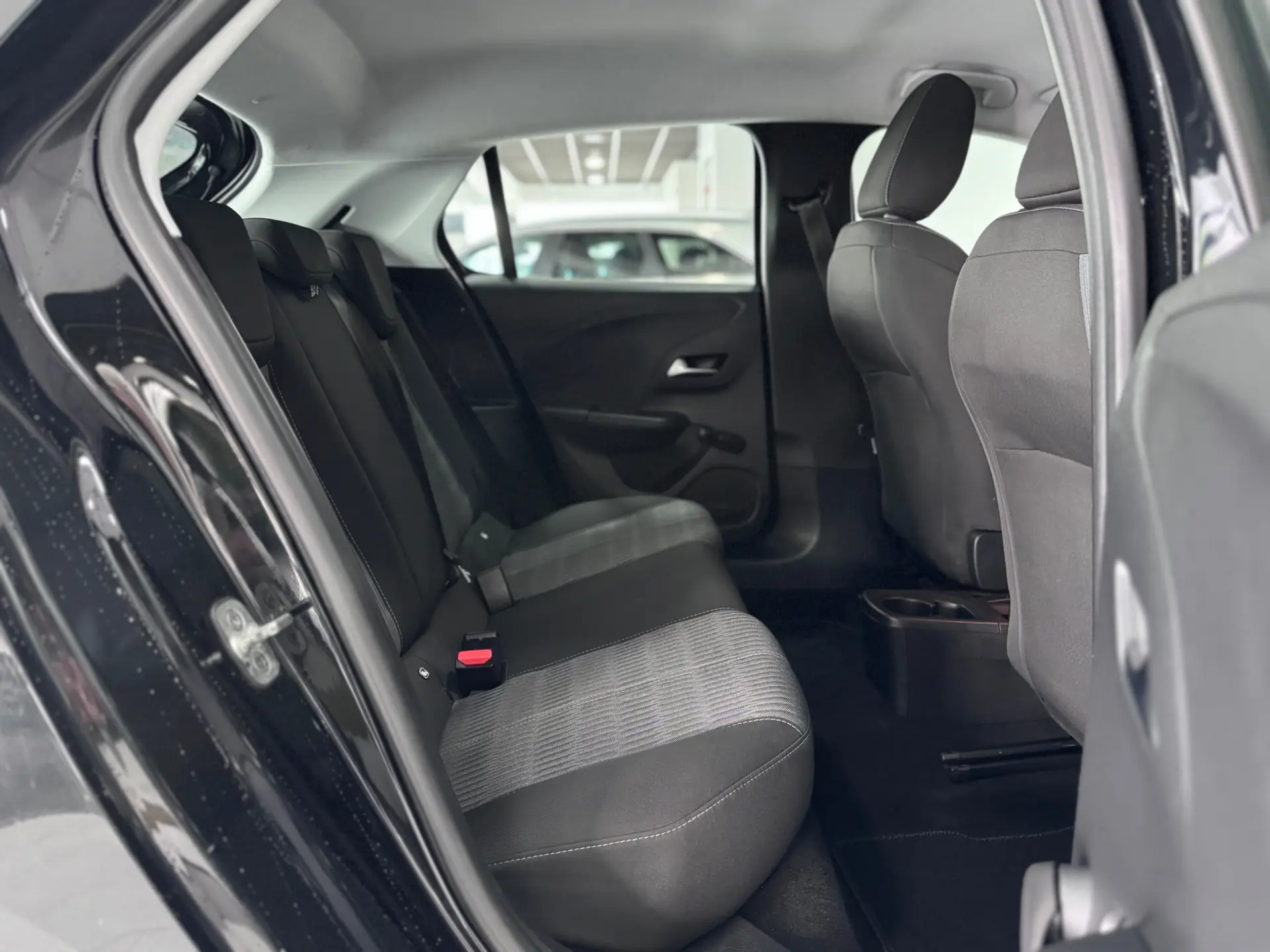 Opel Corsa 1.2 Business 9