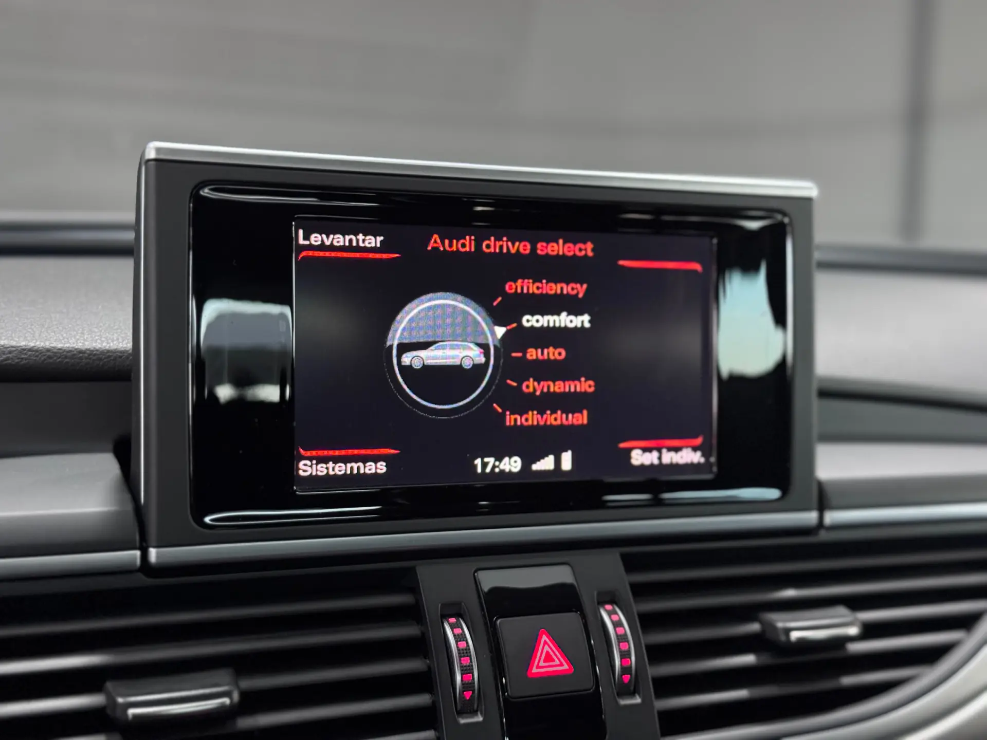 Audi A6 Avant 2.0 TDi S-line S tronic 21