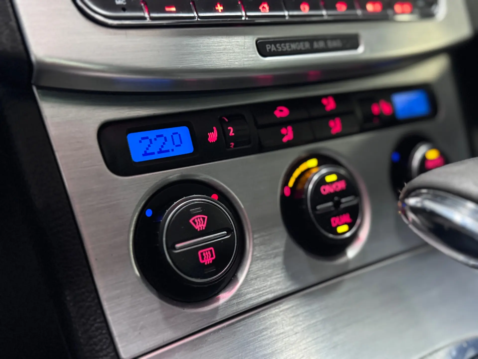 Volkswagen Passat 2.0 TDI Edition Highline DSG 14