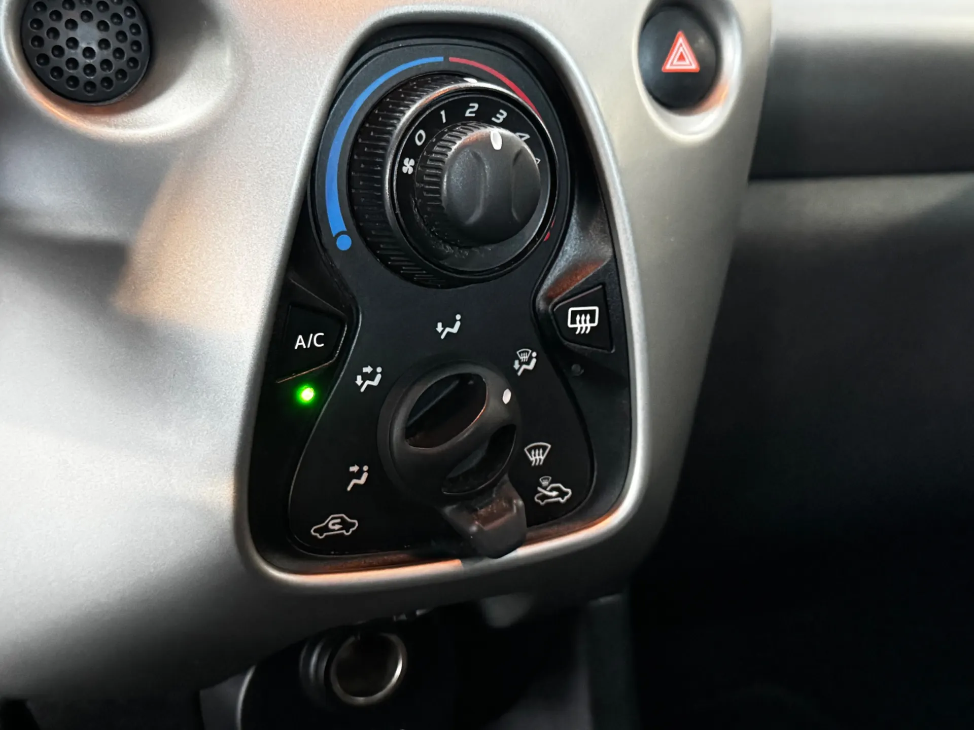 Peugeot 108 1.0 VTi Active 11