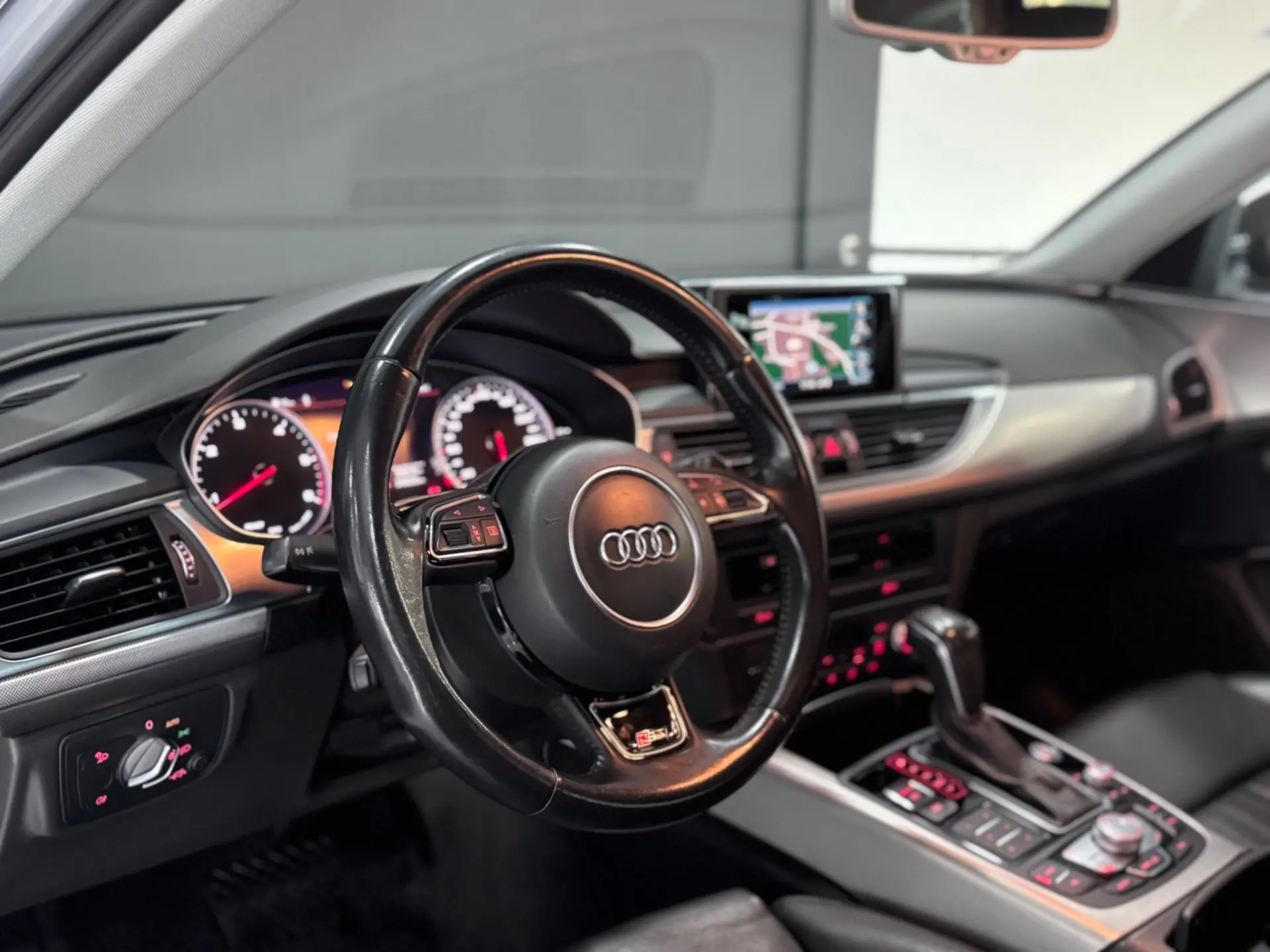 Audi A6 Avant 2.0 TDi S-line S tronic 11