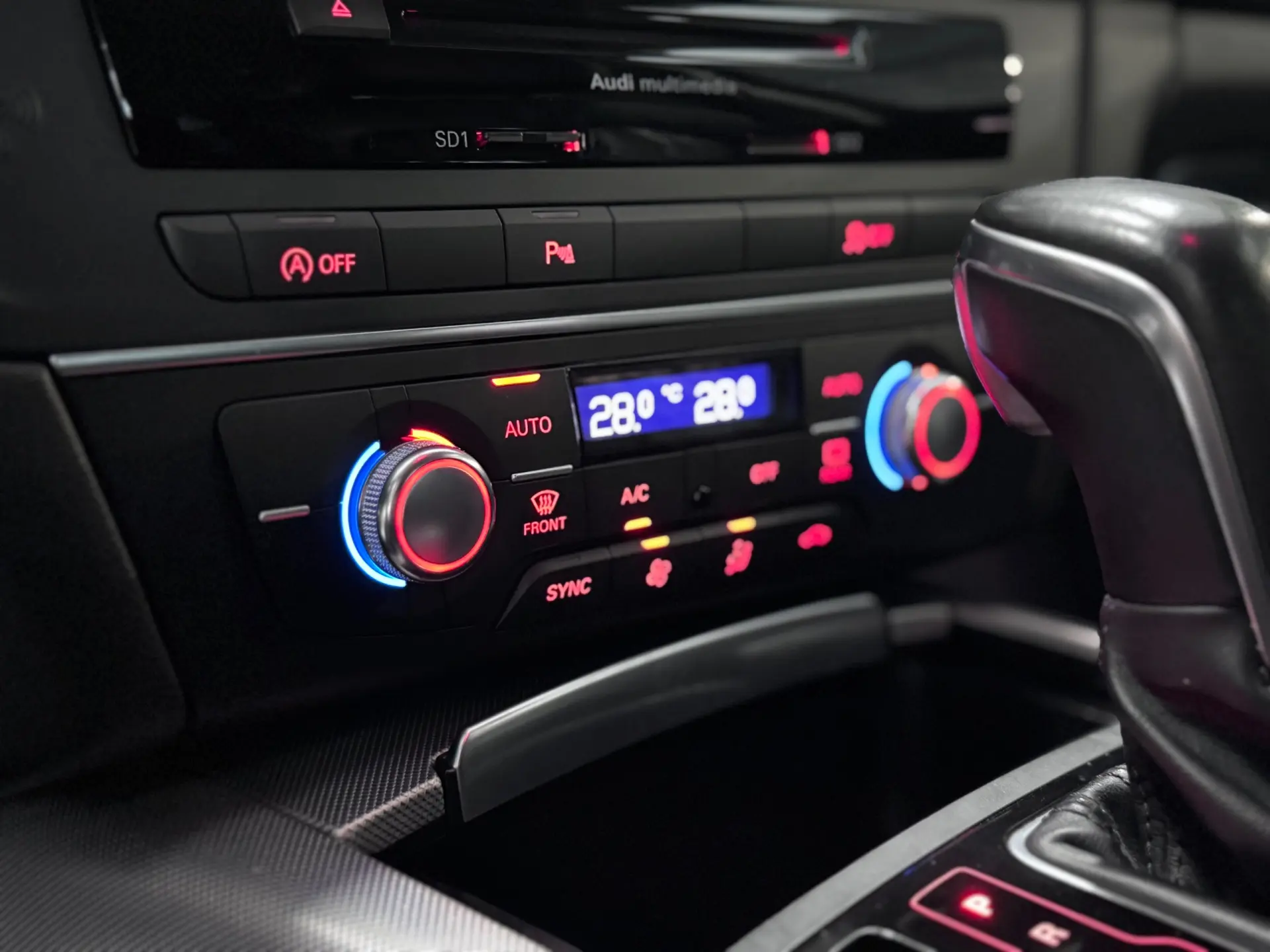 Audi A6 Avant 2.0 TDi S-line S tronic 16