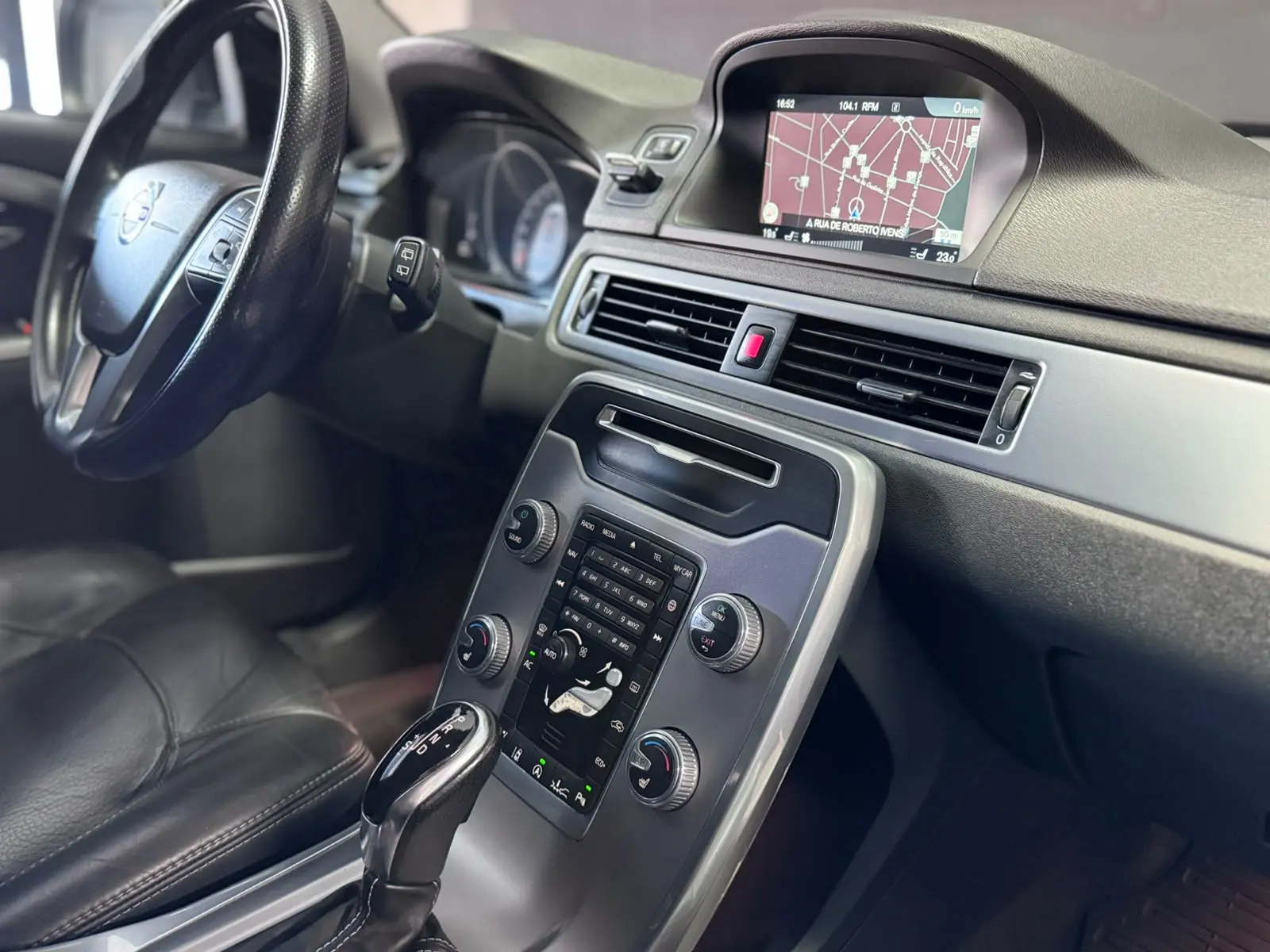 Volvo XC 70 2.0 D4 Momentum Geartronic 11