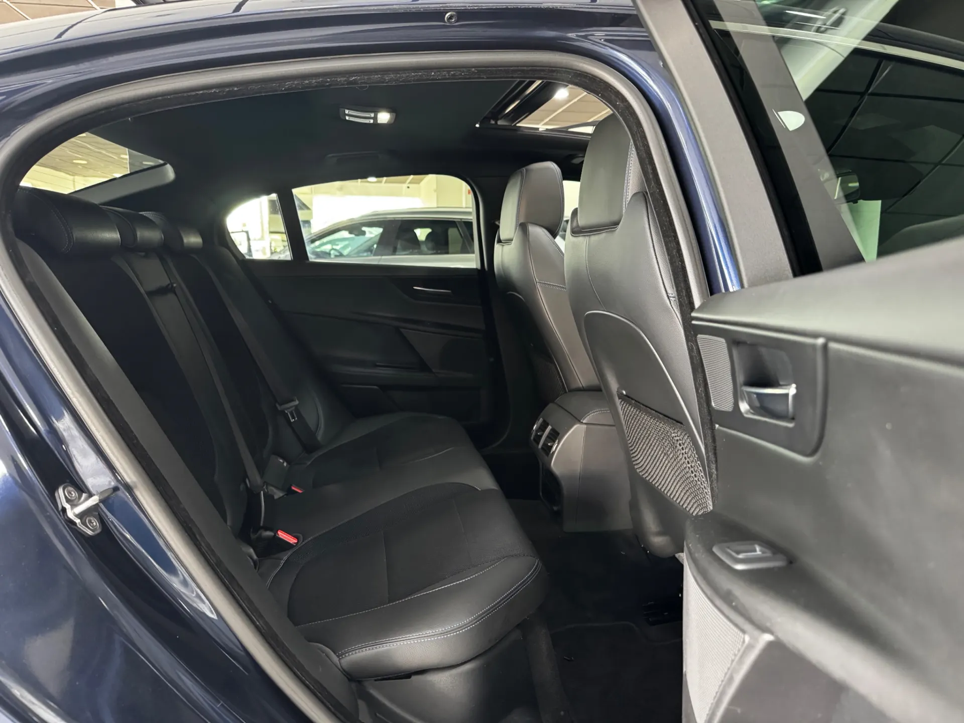 Jaguar XE 2.0 D R-Sport Aut. 8