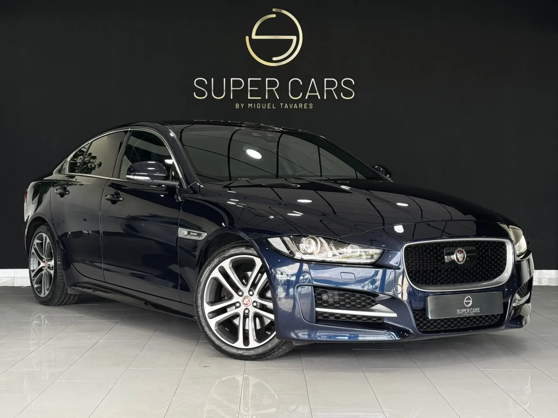 Jaguar XE 2.0 D R-Sport Aut. 3
