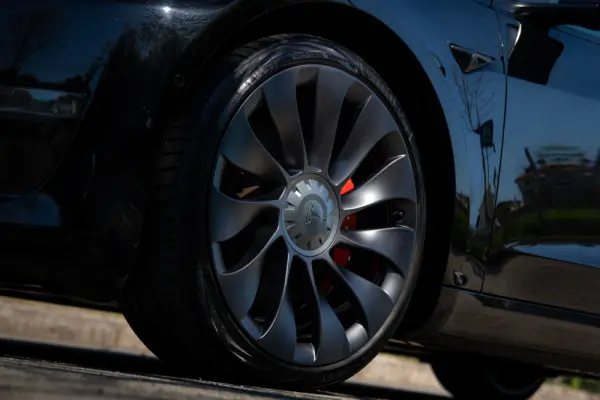 Tesla Model 3 Long Range AWD Dual Motor Performance 25