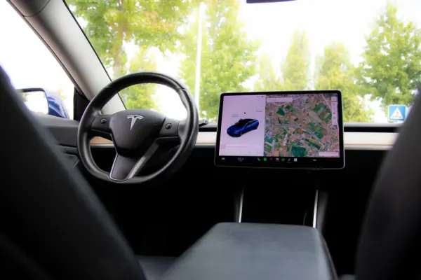 Tesla Model 3 Long-Range Dual Motor AWD 26
