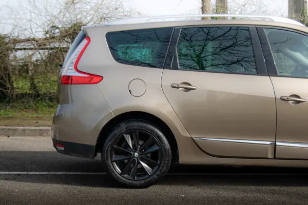 Renault Scénic 1.5 dCi Bose Edition SS 2