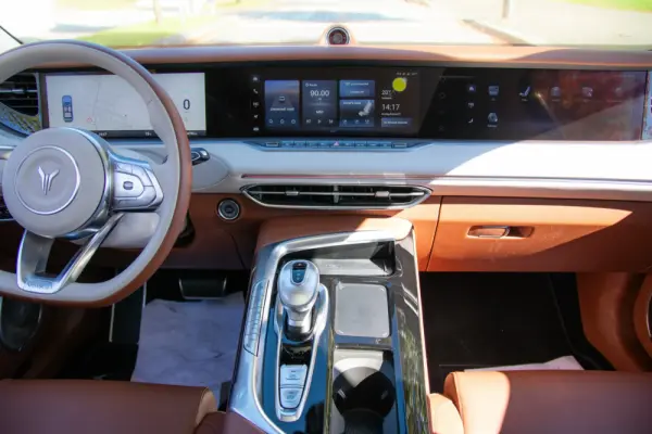 Voyah Free 107 kWh Luxury 17