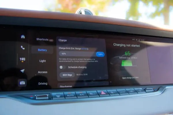 Voyah Free 107 kWh Luxury 21