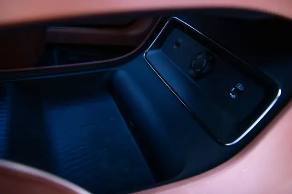 Voyah Free 107 kWh Luxury 37