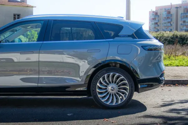 Voyah Free 107 kWh Luxury 46