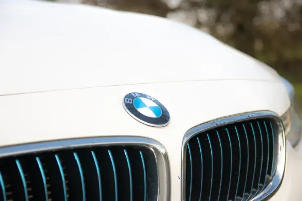 BMW 330 e iPerformance Line Sport 4