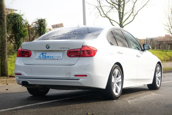 BMW 330 e iPerformance Line Sport 15