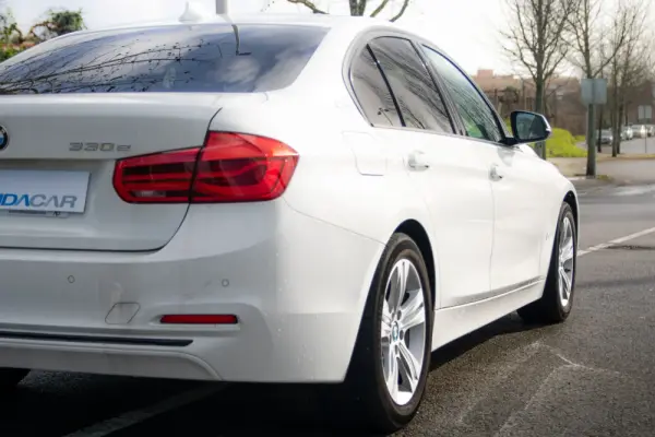 BMW 330 e iPerformance Line Sport 25