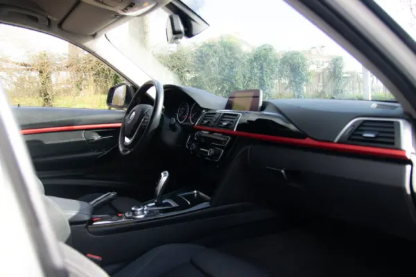 BMW 330 e iPerformance Line Sport 38