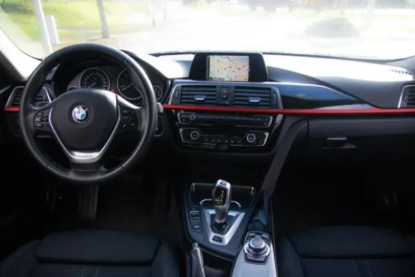 BMW 330 e iPerformance Line Sport 42