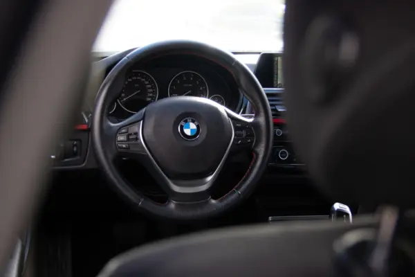 BMW 330 e iPerformance Line Sport 44