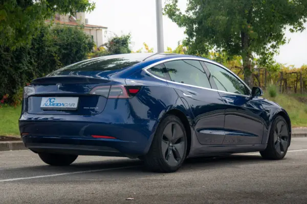Tesla Model 3 Long-Range Dual Motor AWD 35
