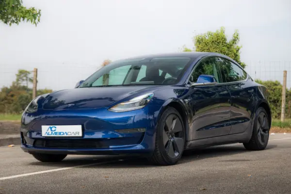 Tesla Model 3 Long-Range Dual Motor AWD 1