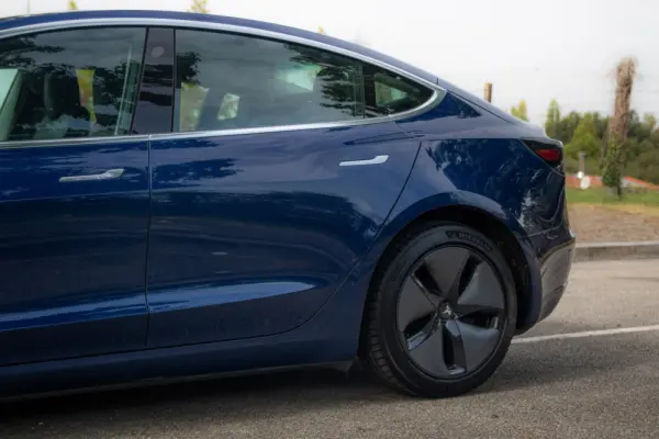Tesla Model 3 Long-Range Dual Motor AWD 8