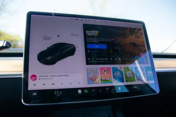 Tesla Model 3 Long Range AWD Dual Motor Performance 60