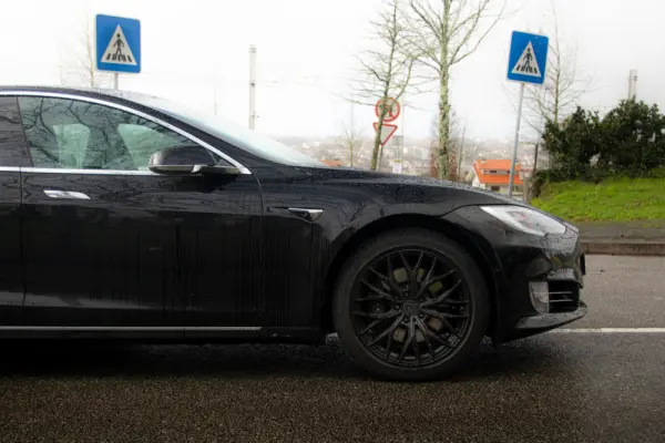 Tesla Model S 100D 11